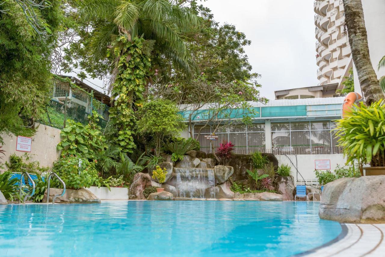 J Beach Suites At Rainbow Paradise Tanjung Bungah  Dış mekan fotoğraf